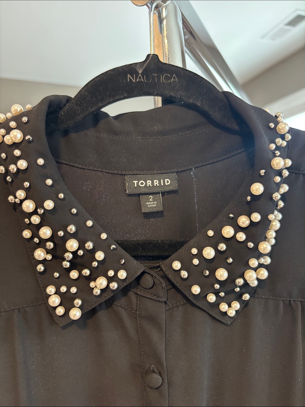 torrid Black Pearl-Embellished Collar Sheer Button-Up Blouse Like New - Picture 4 of 6